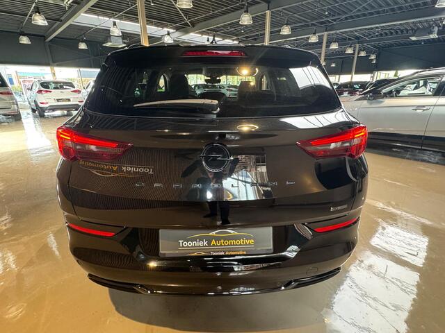 Opel Grandland 1.6 Turbo Plug-In Hybrid Ultimate Black Edtion Navigatie Cruise Control LMV El Achterklep