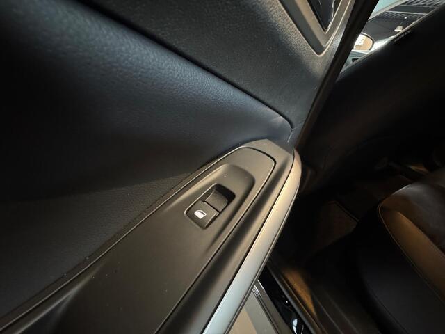 Opel Grandland 1.6 Turbo Plug-In Hybrid Ultimate Black Edtion Navigatie Cruise Control LMV El Achterklep