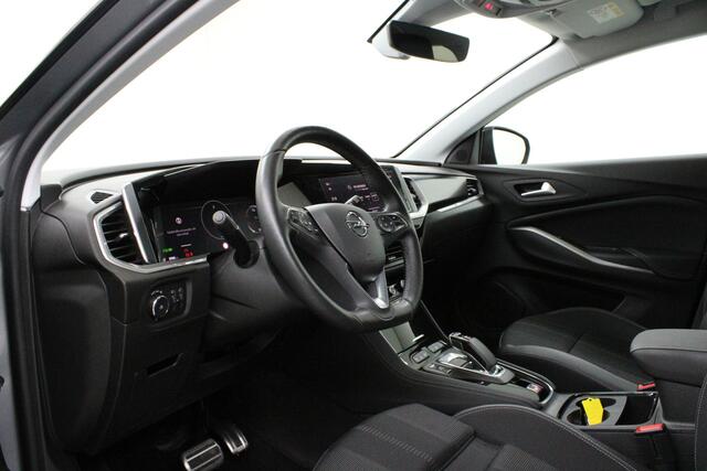 Opel Grandland 1.6 Turbo Plug-In Hybrid | Stuurwiel Verwarmd / AGR Stoelen / Keyless Entry & Start / Elektr. Bagageruimte / Apple Carplay & Android Auto