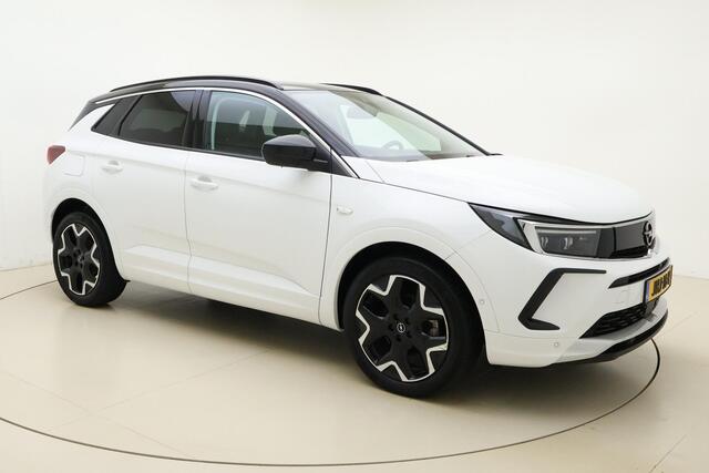 Opel Grandland 1.2 Turbo 130pk Automaat Ultimate | Navigatie | Alcantara bekleding | Elektrische achterklep | Stoel- en stuurverwarming | Climate control | Cruise control | Zwart dak