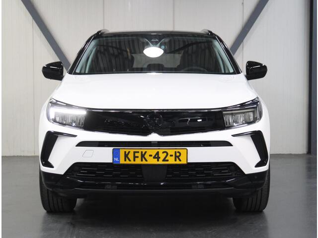 Opel Grandland 1.2 130PK Turbo GS Line | 1ste eigenaar | AppleCarPlay/AndroidAuto | Stoel/Stuur/Voorruitverwarming | FULL LED | AGR Stoelen | Camera | Two-tone | Privacy Glass | Navigatie | Adaptief Cruise Control | Isofix |