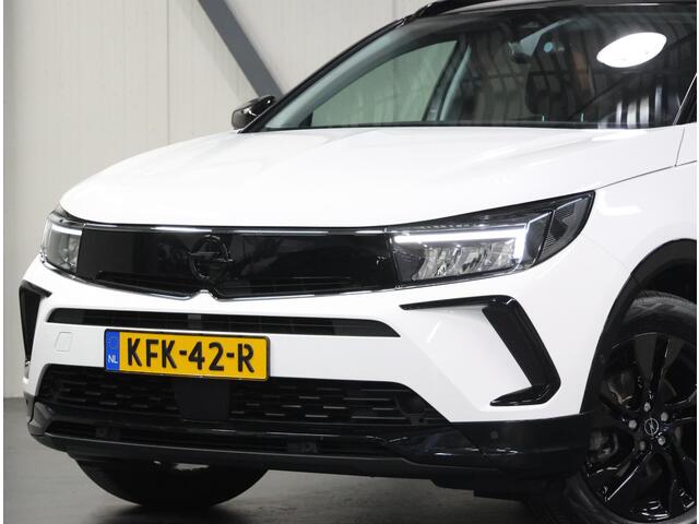 Opel Grandland 1.2 130PK Turbo GS Line | 1ste eigenaar | AppleCarPlay/AndroidAuto | Stoel/Stuur/Voorruitverwarming | FULL LED | AGR Stoelen | Camera | Two-tone | Privacy Glass | Navigatie | Adaptief Cruise Control | Isofix |