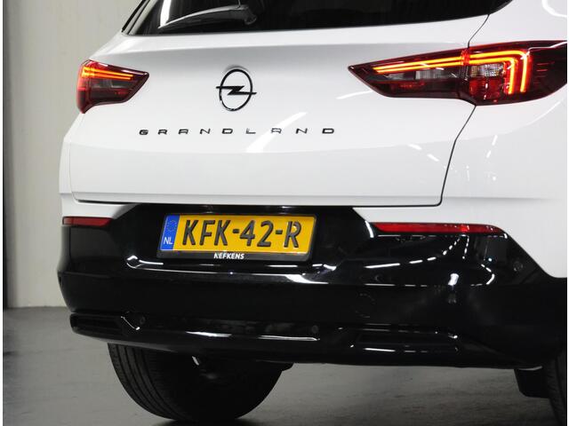 Opel Grandland 1.2 130PK Turbo GS Line | 1ste eigenaar | AppleCarPlay/AndroidAuto | Stoel/Stuur/Voorruitverwarming | FULL LED | AGR Stoelen | Camera | Two-tone | Privacy Glass | Navigatie | Adaptief Cruise Control | Isofix |