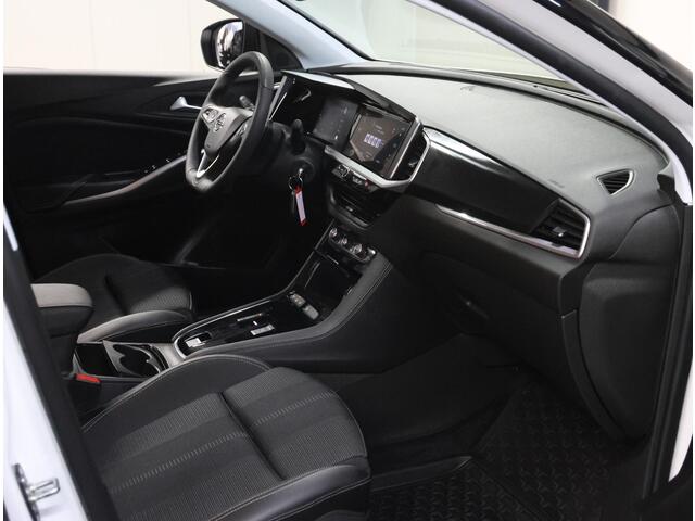 Opel Grandland 1.2 130PK Turbo GS Line | 1ste eigenaar | AppleCarPlay/AndroidAuto | Stoel/Stuur/Voorruitverwarming | FULL LED | AGR Stoelen | Camera | Two-tone | Privacy Glass | Navigatie | Adaptief Cruise Control | Isofix |