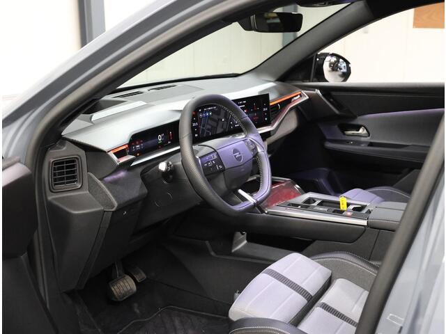 Opel Grandland Electric Business Edition 73 kWh | Incl. ¤1.897,08 Korting! | 17% bijtelling | AUTOMAAT | Warmtepomp | 360° Camera | Stoel, stuur & voorruit verwarmd | Apple Carplay/Android Auto | Elektr. achterklep | ARG-stoelen | Matrix LED | Navigatie |