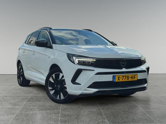 Opel Grandland Ultimate 1.2 Turbo 130pk EAT8 | ALCANTARA / LEDER | TREKHAAK | MATRIX LED | TWO-TONE! | 360° CAMERA | NAVI | AGR-STOELEN | ISOFIX |