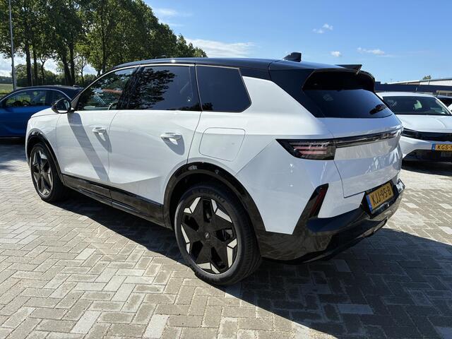 Opel Grandland Electric Ultimate AWD 73 kWh | DEMO | ECC | Panorama dak | Navigatie | Leder | AGR | Matrix-LED | Camera | Winter Pakket | 20" LM-Velgen |