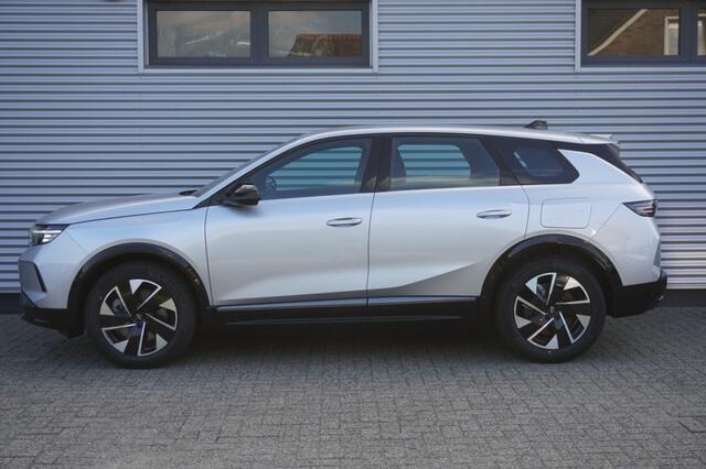 Opel Grandland 1.6 Turbo Plug-in Hybrid Business Edition / Trekhaak / AGR-stoelen / Camera / All Season Banden