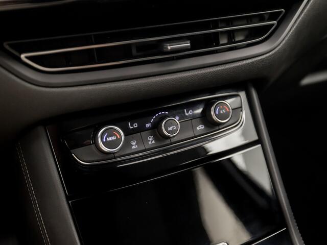 Opel Grandland 1.6 Turbo Plug-In Hybrid Elegance 224Pk Automaat (NIEUW MODEL, VIRTUAL COCKPIT, APPLE CARPLAY, GROOT NAVI, 360 CAMERA, TREKHAAK, STUURWIEL VERWARMD, ADAPTIVE CRUISE, GETINT GLAS, KEYLESS, NIEUWSTAAT)