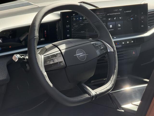 Opel Grandland Electric Business Edition 73 kWh Panodak / AGR Stoelen / 360* Camera / Clima / Carplay