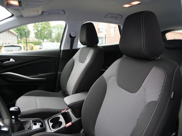 Opel Grandland 1.2 Turbo Edition 130 Pk DAB / Apple Carplay / Camera