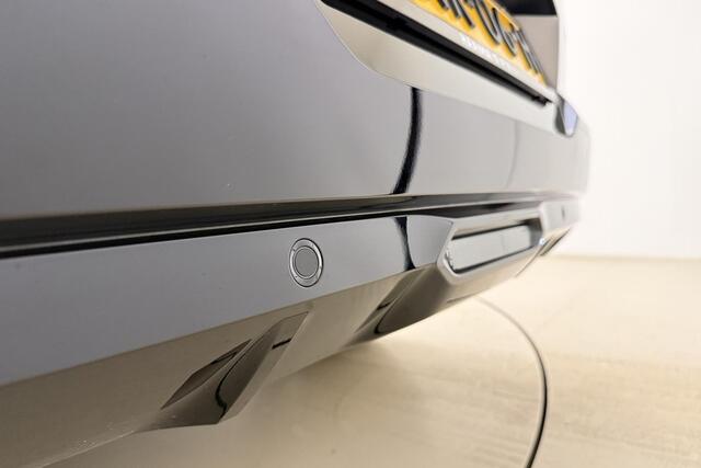 Opel Grandland 1.6 Turbo Plug-in-Hybrid Ultimate | Lederen bekleding | Panoramisch schuif/kantel dak | Stoelverwarming en ventilatie | Achterbankverwarming | Elektrische achterklep | Keyless