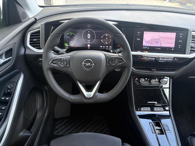 Opel Grandland 1.6 Turbo Plug-In Hybrid 4x4 GSe | AGR Comfortstoelen | 360gr camera | Elektr. Achterklep | Winterpakket | LED koplampen