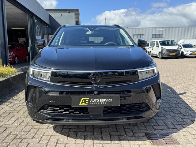 Opel Grandland 1.2 Turbo GS Line Rijklaar incl. beurt en 12 M garantie | Super km stand ! | Alcantara sportstoelen met leer | Stoel en stuurverwarming | Voorruit verwarming | Camera | Full LED | Virtual cockpit large | compleet zwart op zwart