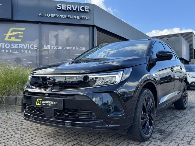 Opel Grandland 1.2 Turbo GS Line Rijklaar incl. beurt en 12 M garantie | Super km stand ! | Alcantara sportstoelen met leer | Stoel en stuurverwarming | Voorruit verwarming | Camera | Full LED | Virtual cockpit large | compleet zwart op zwart