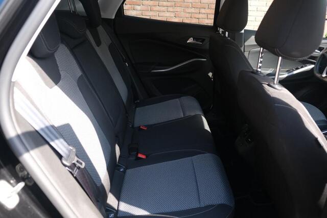 Opel Grandland 1.2 Turbo 130pk EAT8 GS Line - App Connect - Climate - Cruise - Camera - Verwarmde Voorruit - Stoelverwarming