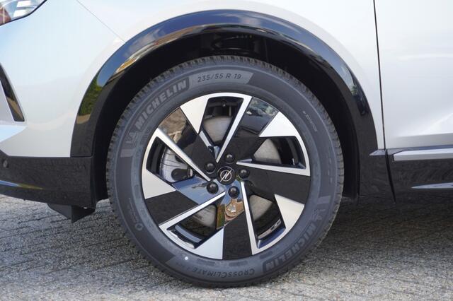 Opel Grandland 1.6 Turbo Plug-in Hybrid Business Edition / Trekhaak / AGR-stoelen / Camera
