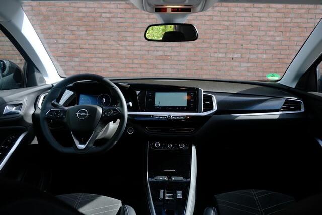 Opel Grandland 1.2 Turbo Hybrid 145pk eDCT6 GS - Adaptieve cruise - Achteruitrijcamera - Apple CarPlay - Navigatiesysteem - Parkeersensoren - Climate control - Keyless - Dodehoekdetectie