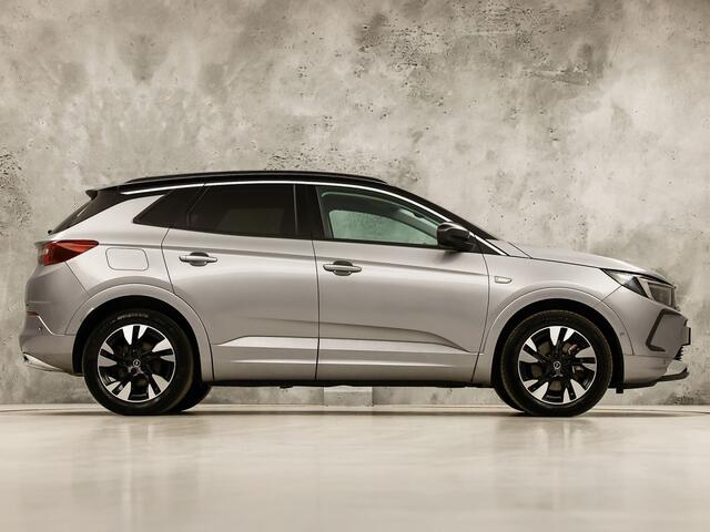 Opel Grandland 1.6 Turbo Plug-In Hybrid 4x4 Ultimate 224Pk Automaat (NAP, VIRTUAL COCKPIT, SOH 96,6%, APPLE CARPLAY, GROOT NAVI, KEYLESS, SPORTSTOELEN, GETINT GLAS, ADAPTIVE CRUISE, NIEUWSTAAT)