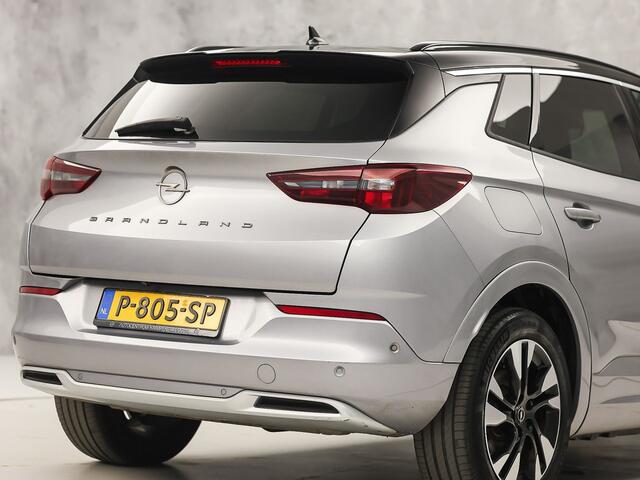 Opel Grandland 1.6 Turbo Plug-In Hybrid 4x4 Ultimate 224Pk Automaat (NAP, VIRTUAL COCKPIT, SOH 96,6%, APPLE CARPLAY, GROOT NAVI, KEYLESS, SPORTSTOELEN, GETINT GLAS, ADAPTIVE CRUISE, NIEUWSTAAT)