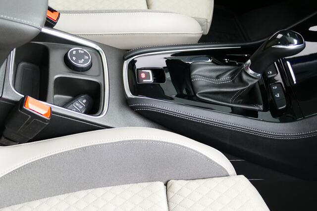 Opel Grandland X 1.2 Turbo Innovation Panodak, Navi, Led Koplampen, Stoel&StuurVerw, 18"LMV