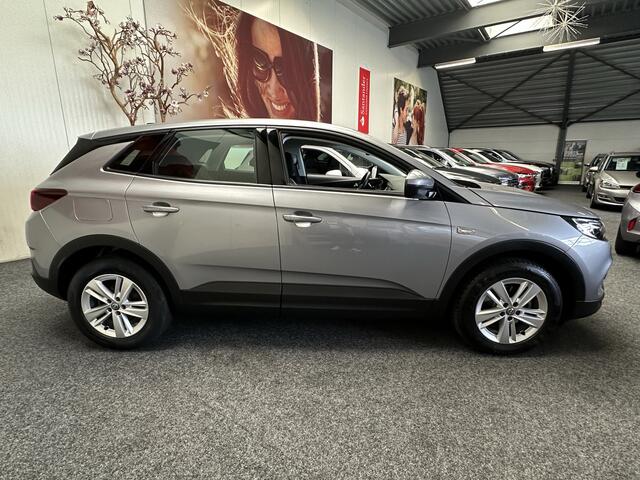 Opel Grandland X 1.2 Turbo Edition NAVIGATIE CRUISE CONTROL APPLE CARPLAY/ANDROID RIJSTROOKSENSOREN ACHTERUITRIJCAMERA ZEER MOOI !! NIEUW BINNEN