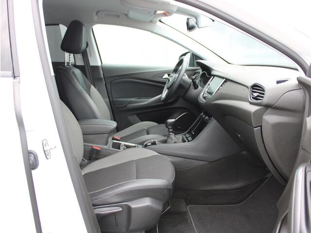 Opel Grandland X 1.2 Turbo Business Executive