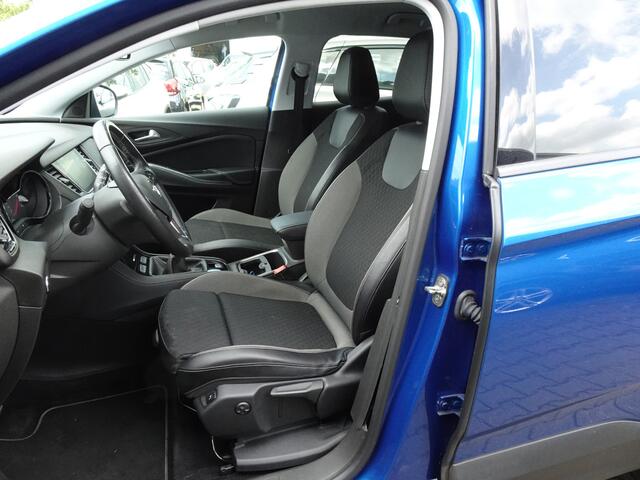 Opel Grandland X 1.2 Turbo Business Executive