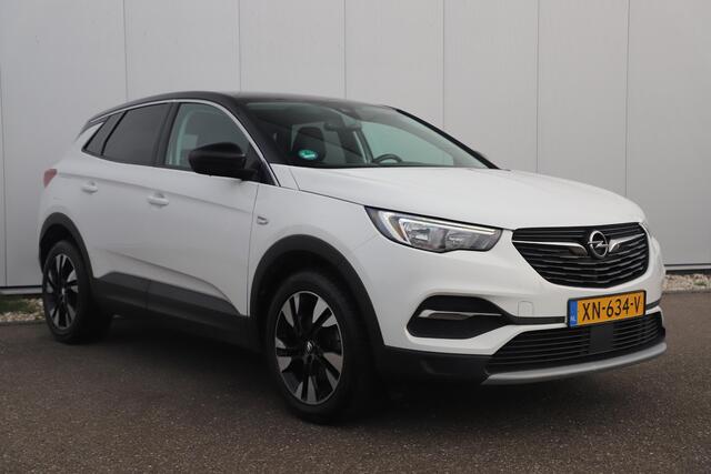 Opel Grandland X 1.2 Turbo Business Executive 131PK Automaat Keyless Comfortstoelen 18 inch LMV Navigatie Carplay Android Clima Cruise PDC Lane Assist