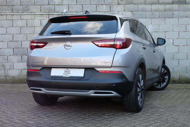 Opel Grandland X 1.2 Turbo Business Executive / Panodak / Dealeronderhouden / 18"