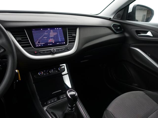 Opel Grandland X 1.2 Turbo Business Executive- Carplay, Lane Assist, Park Assist, Navi, Cruise, Clima, Comfort Interieur
