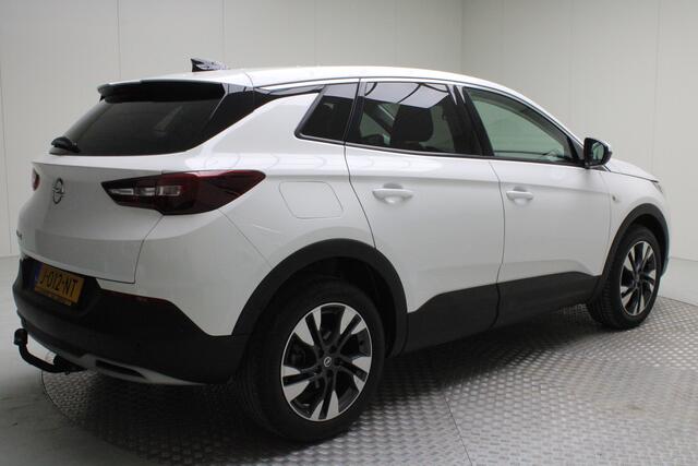 Opel Grandland X 1.2 Turbo Business Executive | automaat | trekhaak | climate control | navigatie fullmap | pdc v/a | carplay | bluetooth | cruise control