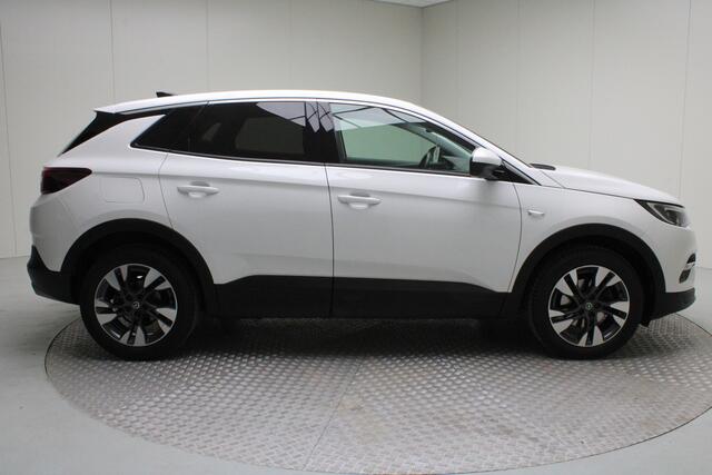Opel Grandland X 1.2 Turbo Business Executive | automaat | trekhaak | climate control | navigatie fullmap | pdc v/a | carplay | bluetooth | cruise control