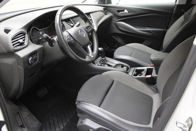 Opel Grandland X 1.2 Turbo Business Executive | automaat | trekhaak | climate control | navigatie fullmap | pdc v/a | carplay | bluetooth | cruise control