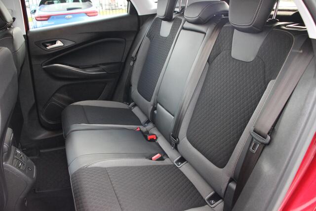 Opel Grandland X 1.2 Turbo Business Executive | Camera | Keyless | Stoel/stuurverwaming