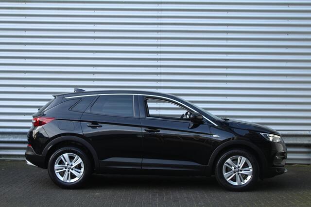 Opel Grandland X 1.2 Turbo 131pk Business Executive NL-Auto NAP Clima Cruise Navi Carplay Keyless 17"LMV