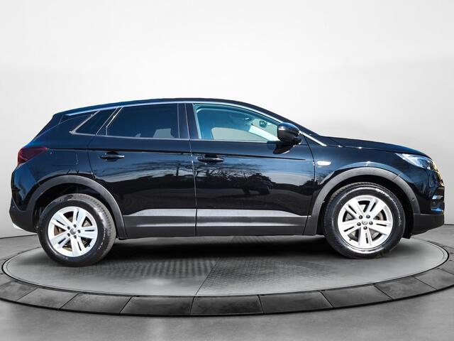 Opel Grandland X 1.2 Turbo Business Executive (131 PK) 1e-Eig. Keurig-Onderh, BOVAG-Garantie, NL-Auto, Half-Leer, Navigatie/Apple-Carplay/Android-Auto, Cruisecontrol, Keyless-Entry/Start, Parkeersensoren-V+A, Elek.-Achterklep, DAB, Licht-Zicht-Pakket, Lm-Velgen-17Inch, Pr