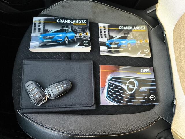 Opel Grandland X 1.2 Turbo Business Executive (131 PK) 1e-Eig. Keurig-Onderh, BOVAG-Garantie, NL-Auto, Half-Leer, Navigatie/Apple-Carplay/Android-Auto, Cruisecontrol, Keyless-Entry/Start, Parkeersensoren-V+A, Elek.-Achterklep, DAB, Licht-Zicht-Pakket, Lm-Velgen-17Inch, Pr