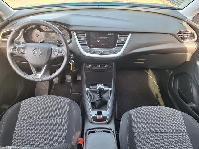 Opel Grandland X 1.2 Turbo Online Edition | Navigatie | Dealeronderhouden | Parkeersensoren voor + achter | Lekker Lage Kilometerstand !!