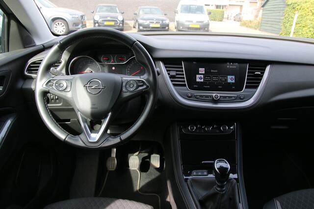 Opel Grandland X 1.2 Turbo Bus. Ex.