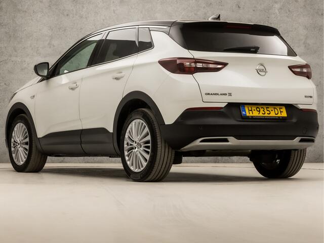 Opel Grandland X 1.2 Turbo Innovation Sport (APPLE CARPLAY, GROOT NAVI, CAMERA, GETINT GLAS, LEDER, SPORTSTOELEN, PARKEERSENSOREN, KEYLESS, LED KOPLAMPEN, NIEUWSTAAT)