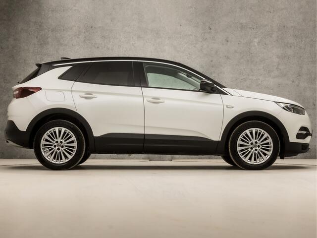 Opel Grandland X 1.2 Turbo Innovation Sport (APPLE CARPLAY, GROOT NAVI, CAMERA, GETINT GLAS, LEDER, SPORTSTOELEN, PARKEERSENSOREN, KEYLESS, LED KOPLAMPEN, NIEUWSTAAT)