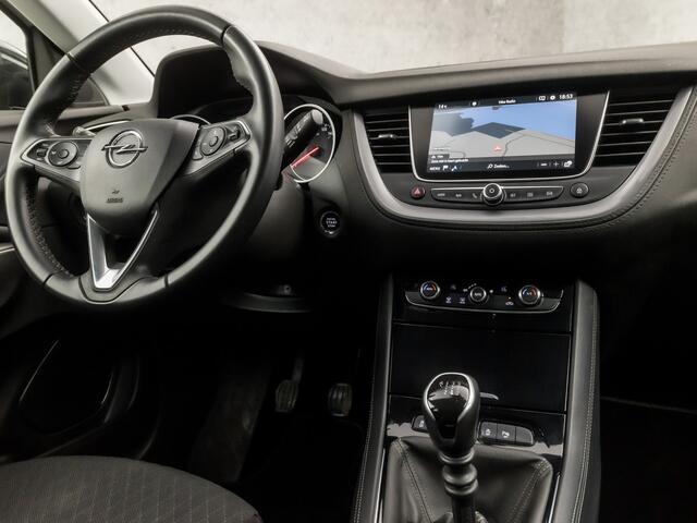 Opel Grandland X 1.2 Turbo Innovation Sport (APPLE CARPLAY, GROOT NAVI, CAMERA, GETINT GLAS, LEDER, SPORTSTOELEN, PARKEERSENSOREN, KEYLESS, LED KOPLAMPEN, NIEUWSTAAT)