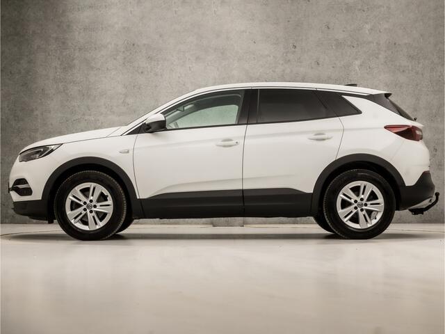 Opel Grandland X 1.2 Turbo Innovation Sport Automaat (APPLE CARPLAY, GROOT NAVI, CAMERA, LEDER, LED KOPLAMPEN, SPORTSTOELEN, TREKHAAK, DAB+, NIEUWSTAAT)