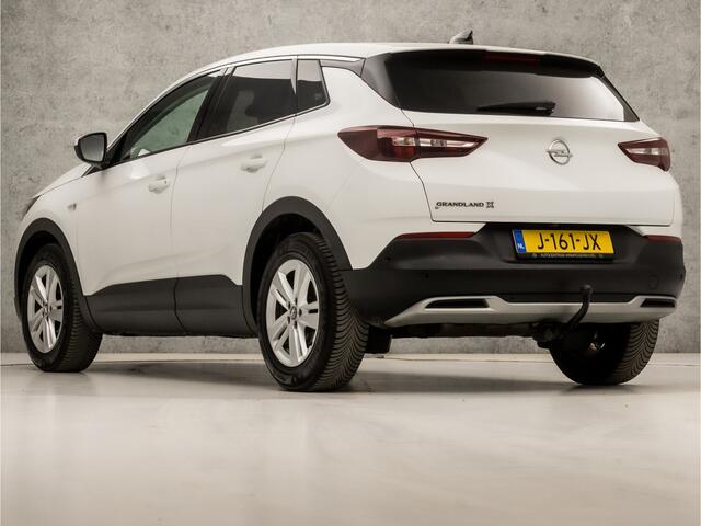 Opel Grandland X 1.2 Turbo Innovation Sport Automaat (APPLE CARPLAY, GROOT NAVI, CAMERA, LEDER, LED KOPLAMPEN, SPORTSTOELEN, TREKHAAK, DAB+, NIEUWSTAAT)
