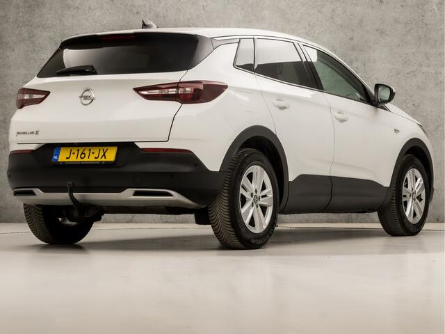 Opel Grandland X 1.2 Turbo Innovation Sport Automaat (APPLE CARPLAY, GROOT NAVI, CAMERA, LEDER, LED KOPLAMPEN, SPORTSTOELEN, TREKHAAK, DAB+, NIEUWSTAAT)