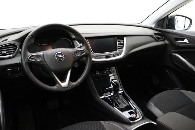 Opel Grandland X 1.2 Turbo 130pk Automaat Innovation | Navigatie | LED koplampen | Elektrische achterklep | Keyless | Trekhaak | Zwart dak