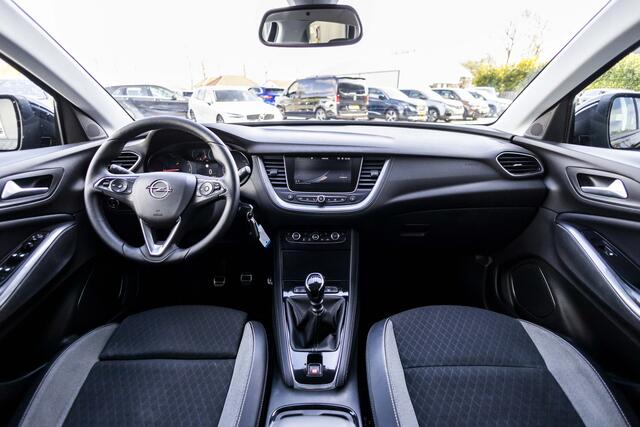 Opel Grandland X 1.2 Turbo Innovation | Stoel & stuur v. | CAM | 18'' |