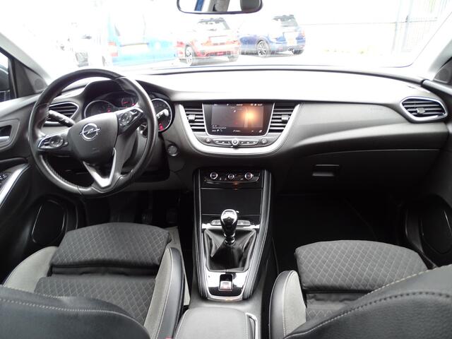 Opel Grandland X 1.2 Turbo Innovation 6-Bak, Navigatie, Achteruitrijcamera, Sport Interieur, Airco/ECC, CruiseControl, Parkeersensoren, Trekhaak afneembaar, LM-velgen, Dimmende binnenspiegel
