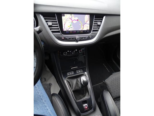Opel Grandland X 1.2 Turbo Innovation 6-Bak, Navigatie, Achteruitrijcamera, Sport Interieur, Airco/ECC, CruiseControl, Parkeersensoren, Trekhaak afneembaar, LM-velgen, Dimmende binnenspiegel
